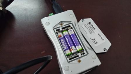 3節堿性AAA電池供電